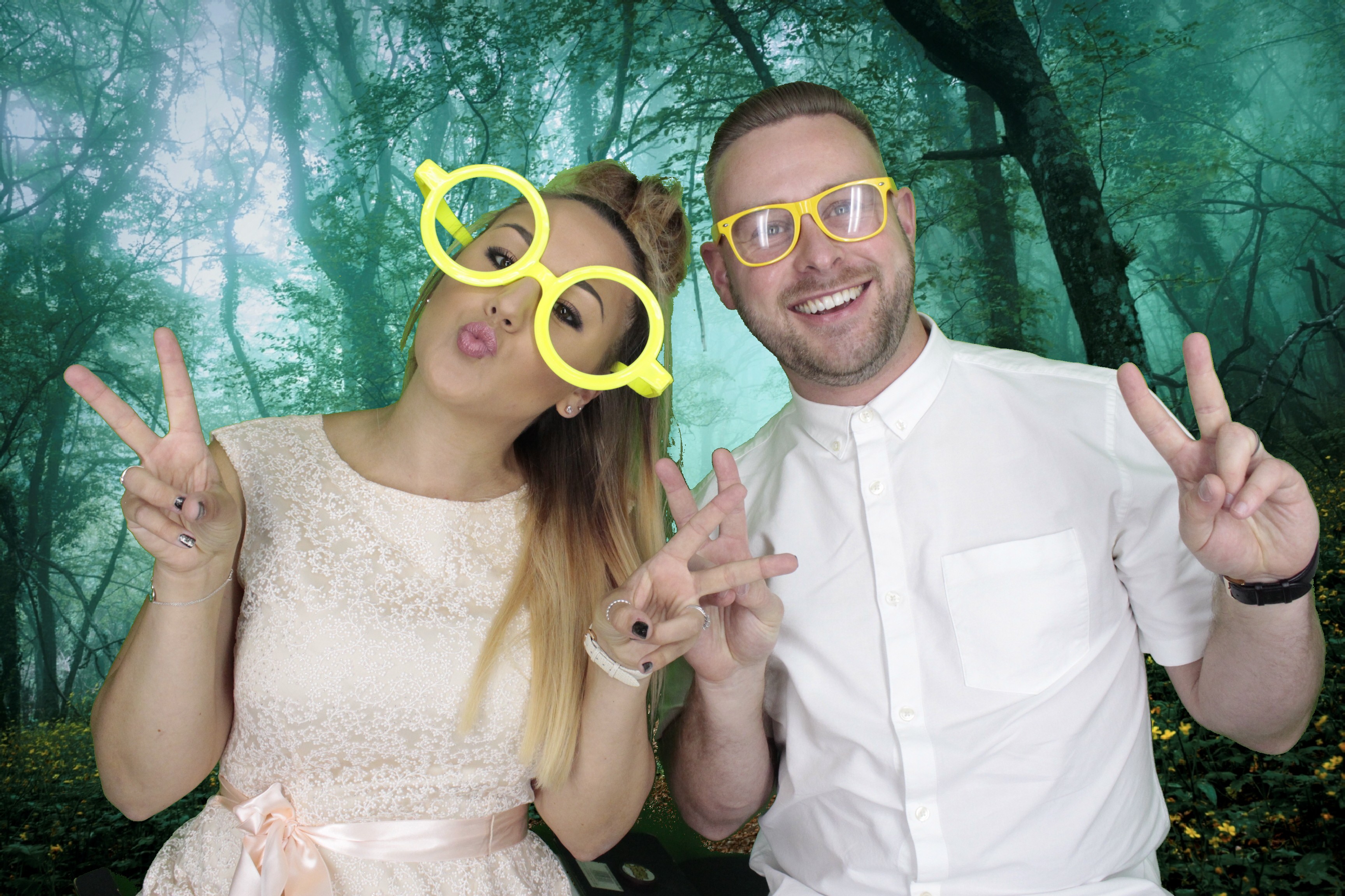 Mr & Mrs Harvey | View more photos from the event at gallery.myphotoboothexperience.co.uk/u/MyPhotoBoothExperienceLtd/Mr-Mrs-Harvey